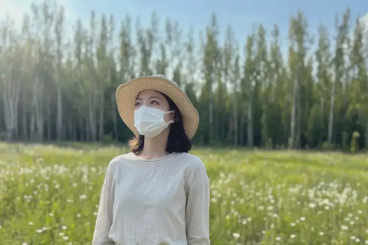 女性脖子上長濕疹可以治好嗎(圖1)