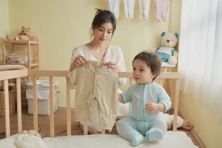 婴幼儿小腿上容易起湿疹可以治好吗(图1)