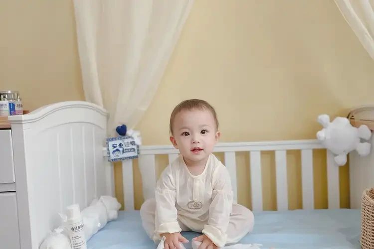 小儿面部长湿疹可以治好吗(图1)