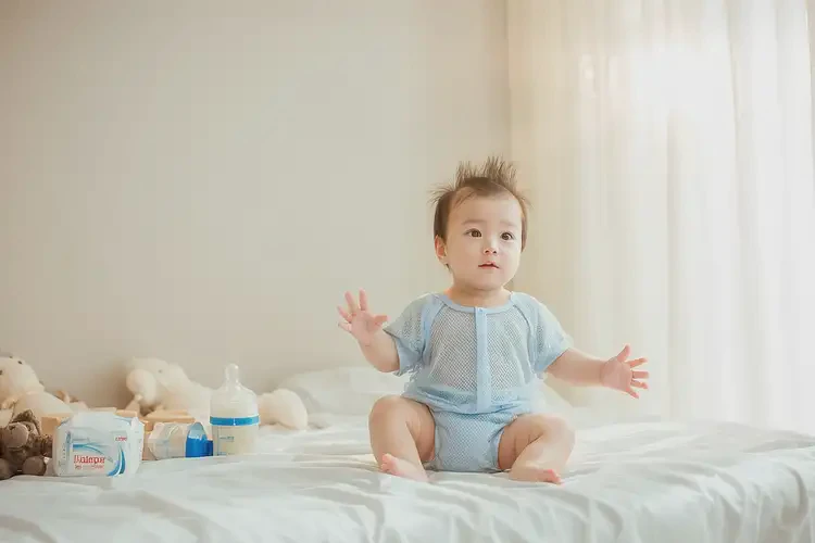 宝宝手臂上有湿疹能治好吗(图1)