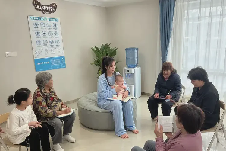 哺乳期妈妈手上经常起湿疹能不能彻底自愈(图1)