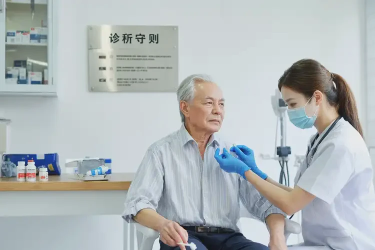 老年人脖子上偶尔长湿疹可以治好吗(图3)