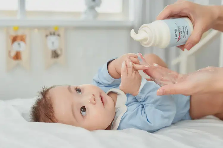 宝宝手上出湿疹能治好吗(图2)