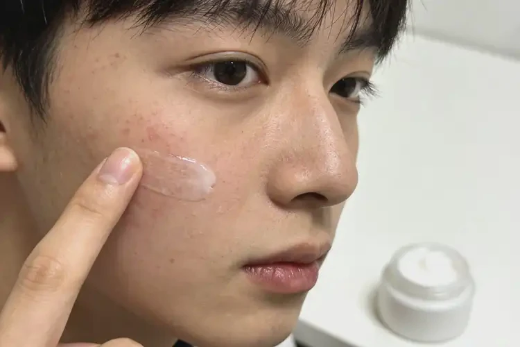 大学生面部出湿疹可不可以彻底自愈(图1)