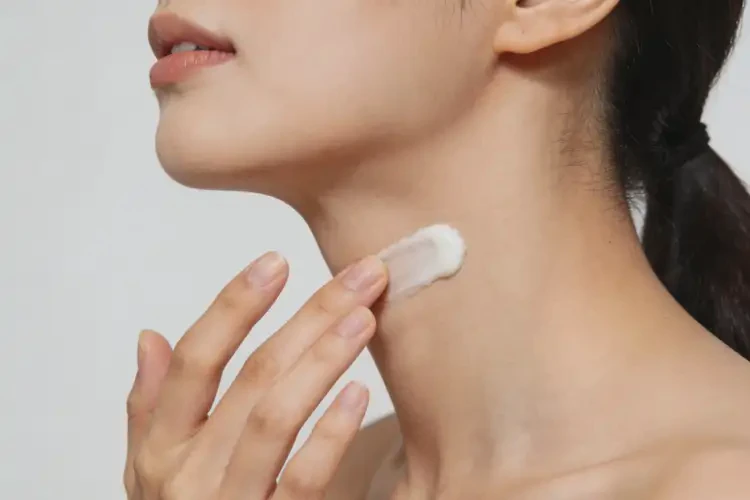 女人脖子容易长湿疹可以治好吗(图2)