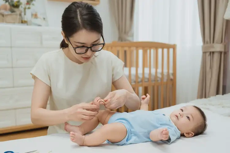 宝宝大腿偶尔长湿疹能治好吗(图1)