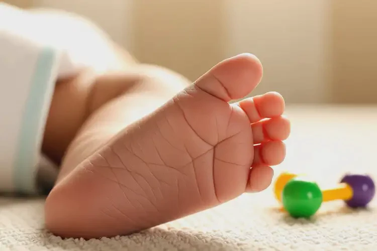 婴儿脚上偶尔起湿疹能治好吗(图1)