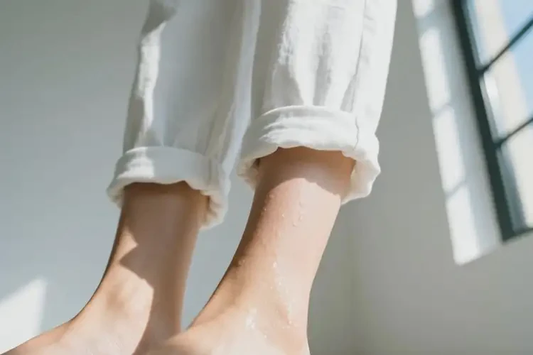 青年人小腿上经常起湿疹可以治好吗(图2)