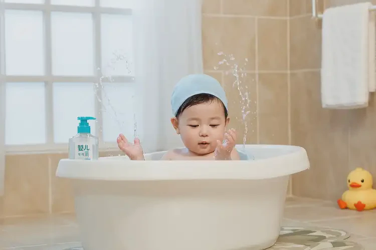 宝宝手臂上长湿疹能治好吗(图2)