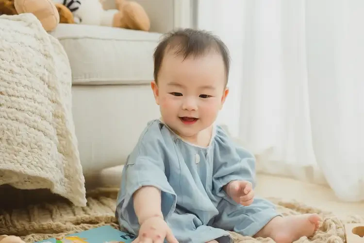 宝宝手臂上长湿疹能治好吗(图1)