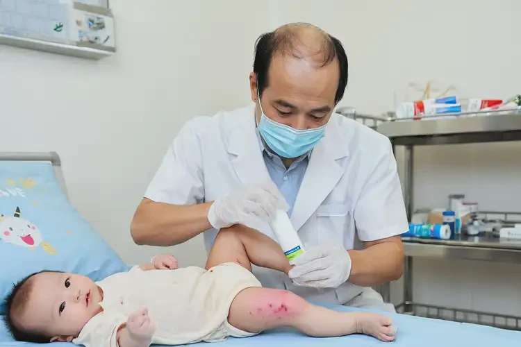 宝宝大腿偶尔长湿疹能治好吗(图3)
