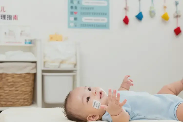 婴儿脖子上出湿疹能治好吗(图2)