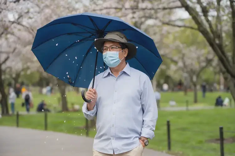 男人小腿上偶尔长湿疹可以治好吗(图1)