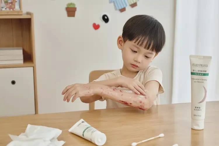 小儿全身出湿疹不管它会自己好吗(图2)