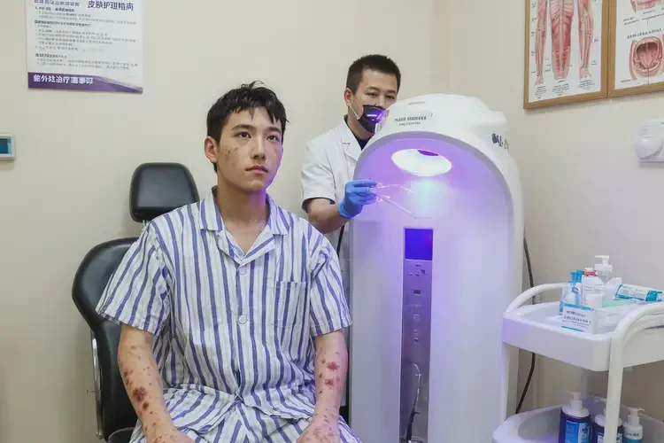 青年人四肢容易长湿疹可以治好吗(图2)