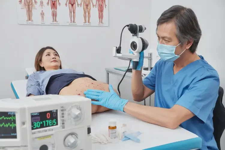 女性肚子上偶尔长湿疹可以彻底自愈吗(图3)