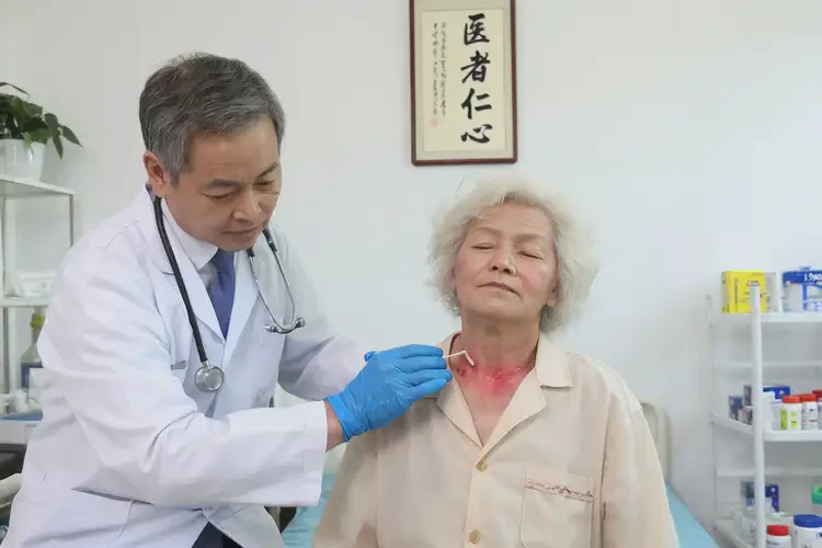 高龄老人脖子上容易长湿疹可以治好吗(图3)