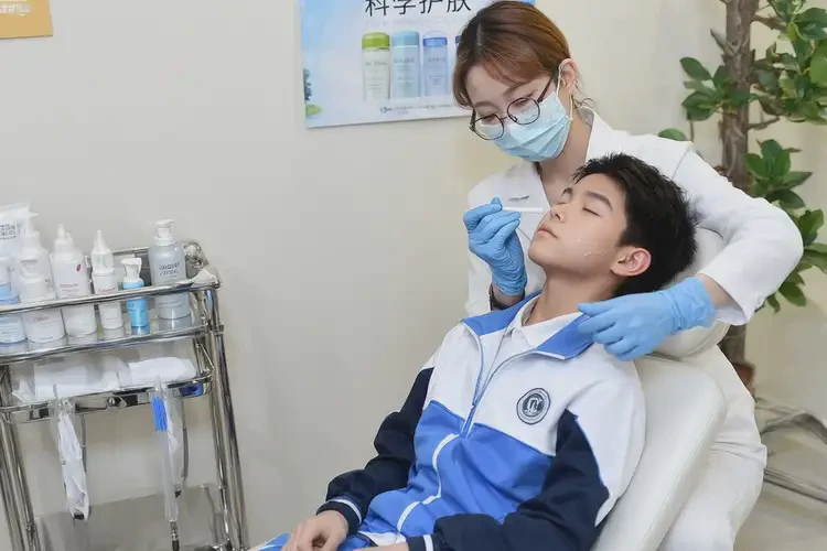 中学生肚子经常起湿疹可以治好吗(图2)