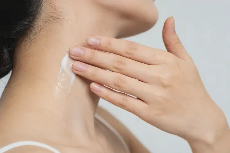 女人脖子容易长湿疹可以治好吗(图3)