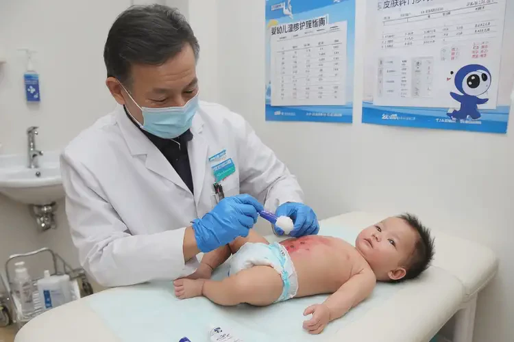 宝宝肚子上起湿疹能治好吗(图3)