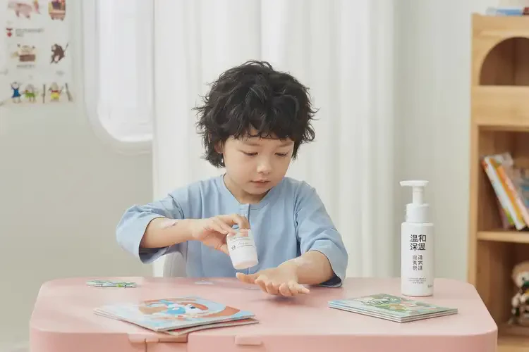 儿童手上有湿疹不管它会自己痊愈吗(图2)