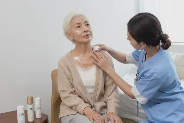 高龄老人脖子上容易长湿疹可以治好吗(图2)