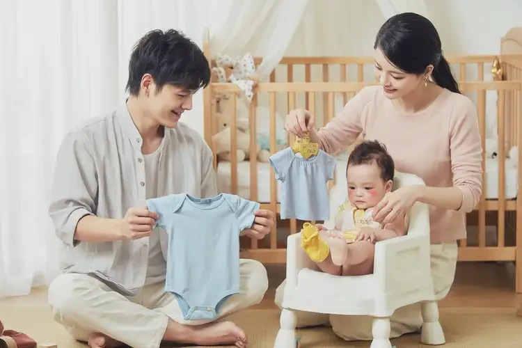 婴儿脸上容易长湿疹能治好吗(图1)