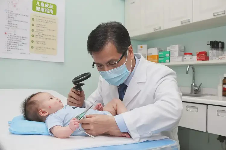 婴幼儿屁股上容易起湿疹能治好吗(图1)