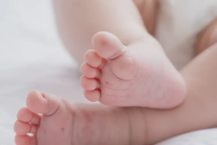 宝宝脚上出湿疹能治好吗(图4)