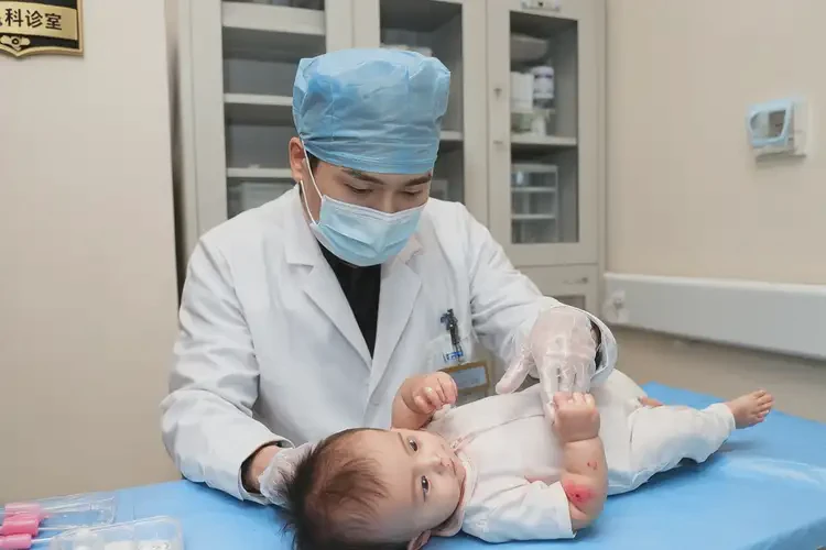 宝宝屁股容易起湿疹可不可以彻底自愈(图2)