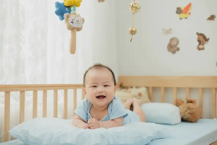 宝宝脸上偶尔起湿疹不管它会自己自愈吗(图1)