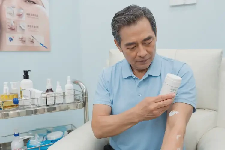 男性身上出湿疹可以治好吗(图1)