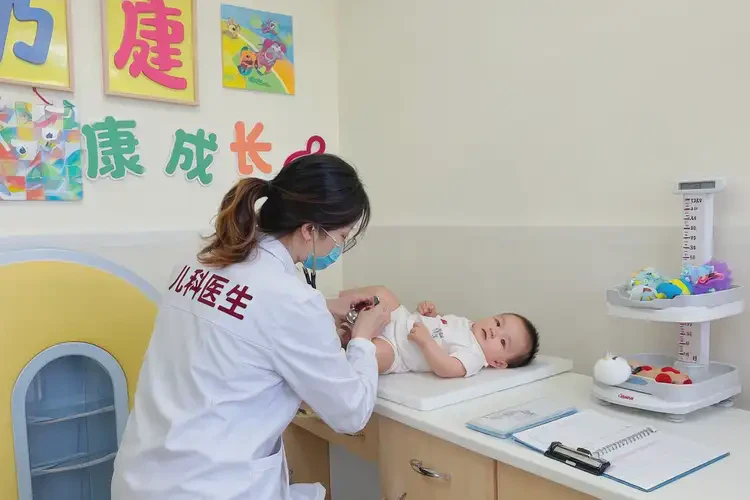 宝宝大腿上经常长湿疹能治好吗(图1)