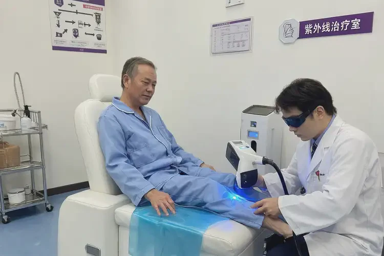 男人大腿出湿疹可以治好吗(图2)