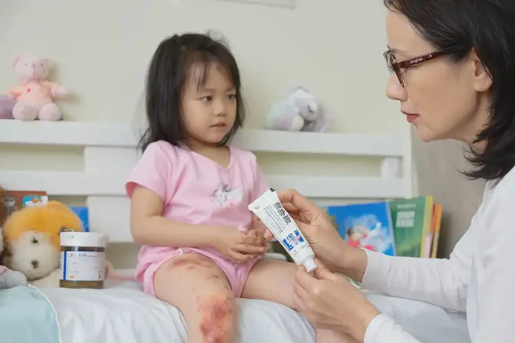 小儿小腿上经常起湿疹可以治好吗(图3)