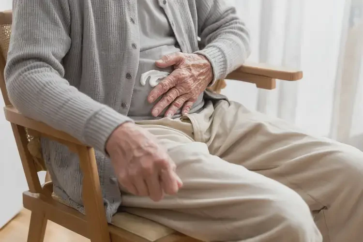 老年人肚子上容易起湿疹能治好吗(图2)