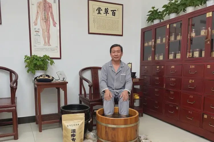 男性脚上有湿疹能治好吗(图1)