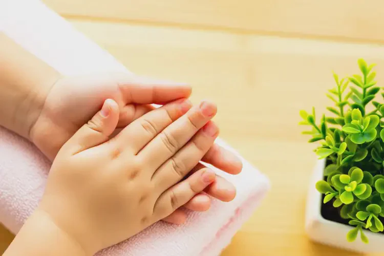 儿童手上偶尔长湿疹能治好吗(图4)