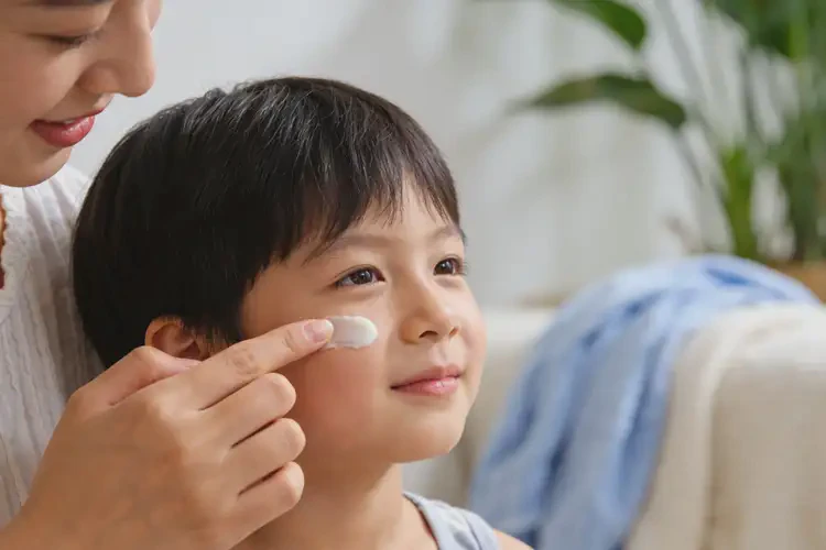 孩子脸上容易起湿疹能治好吗(图4)