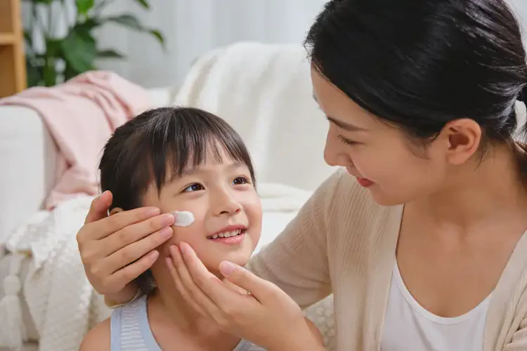 孩子脸上容易起湿疹能治好吗(图2)