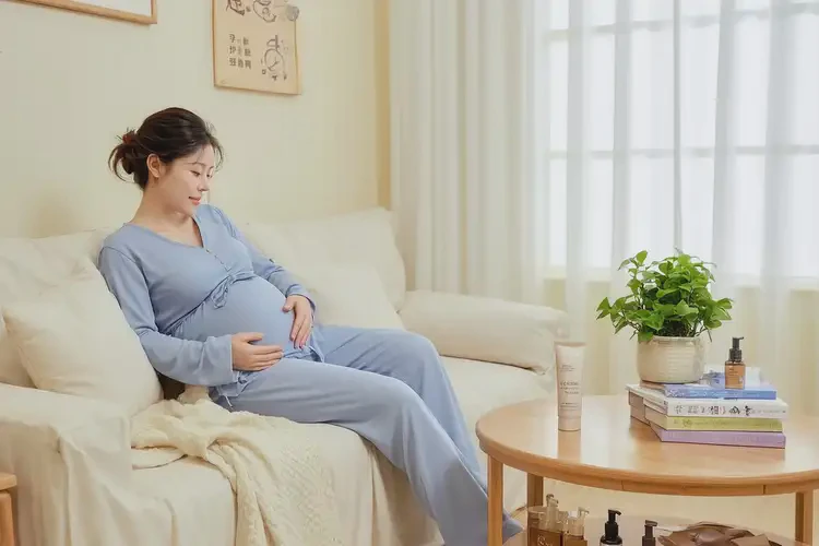 孕妇脚上容易长湿疹能治好吗(图1)