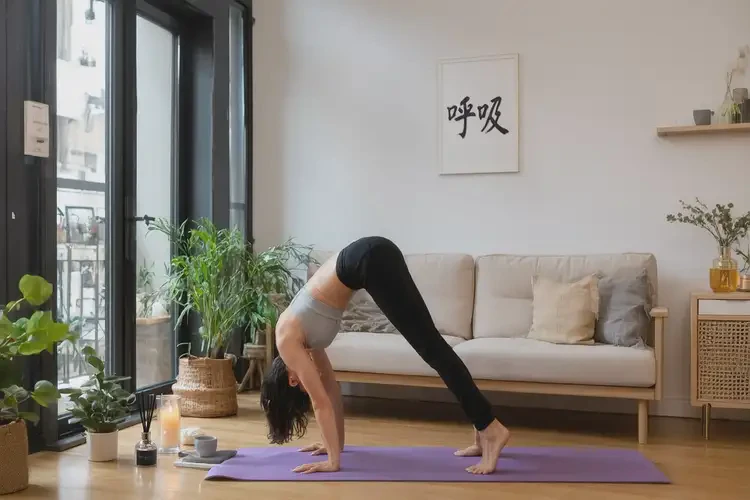 女性手上容易长湿疹能治好吗(图2)