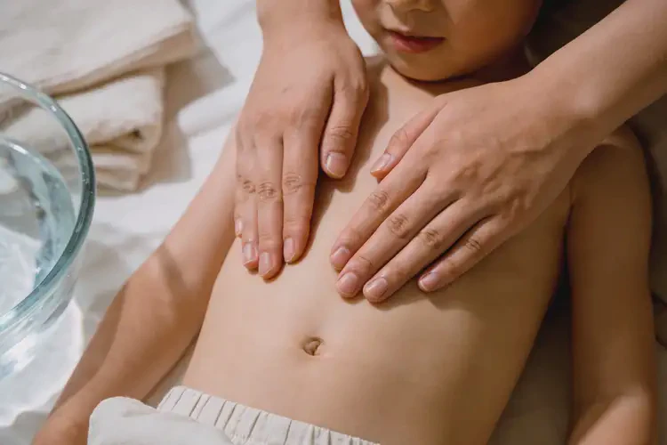 孩子肚子起湿疹能治好吗(图1)