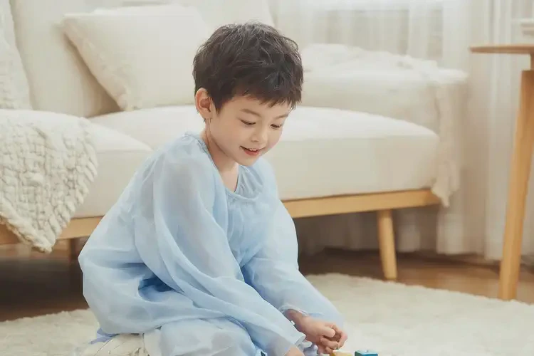 儿童大腿上容易起湿疹能治好吗(图1)