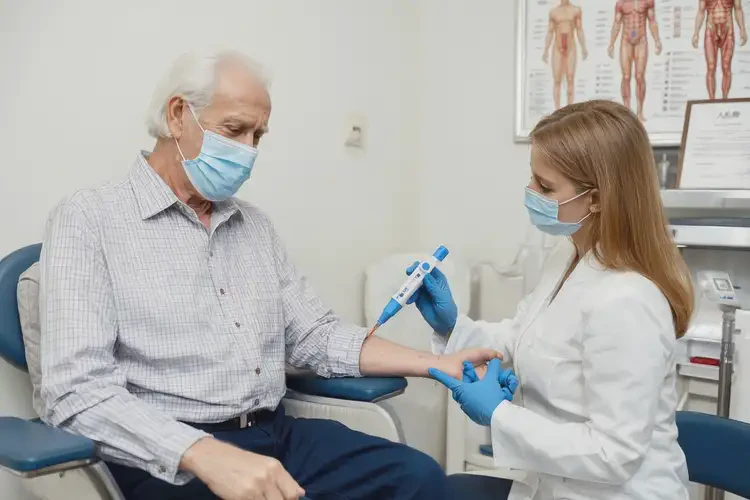 老人面部出湿疹能治好吗(图3)