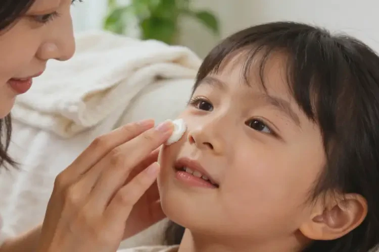 孩子脸上容易起湿疹能治好吗(图1)