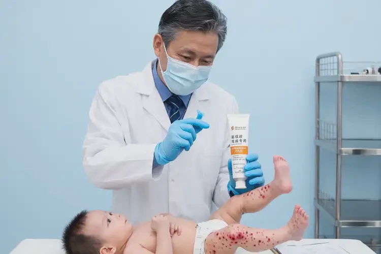 婴幼儿小腿上长湿疹能治好吗(图3)