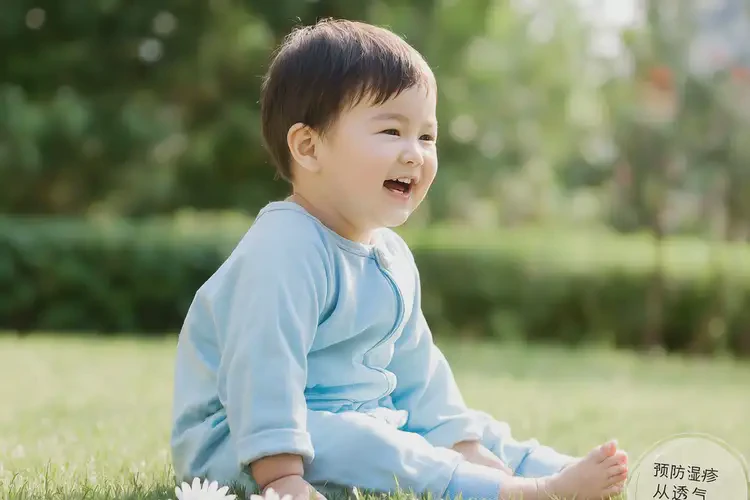 小孩身上容易起湿疹能治好吗(图1)