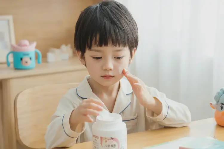 儿童脸上经常长湿疹能治好吗(图2)