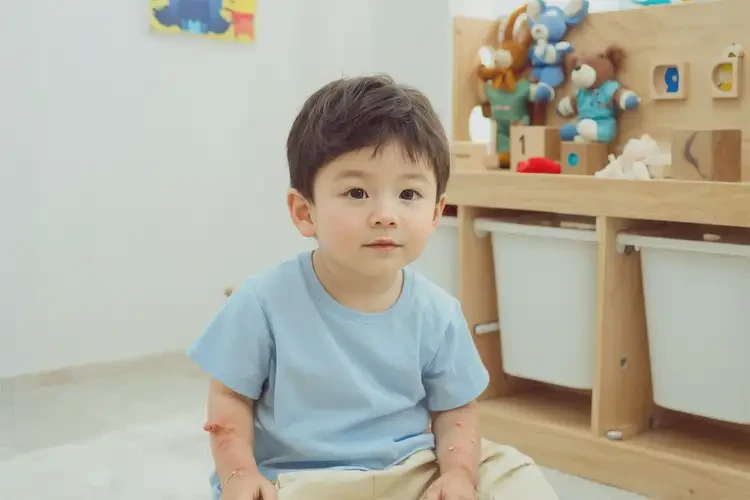 小孩手臂起湿疹能治好吗(图1)